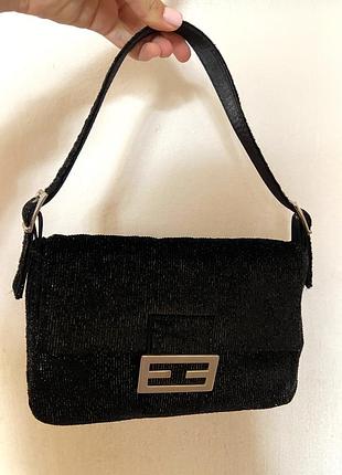 Классная блестящая сумочка багет в стиле fendi