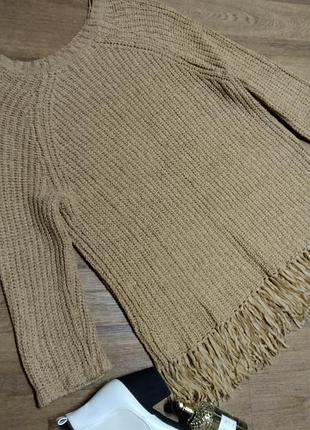 Красивий светр відтінку карамелі