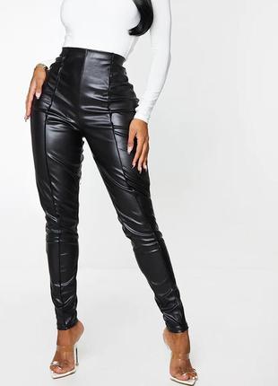 Стильные брюки  со шнуровкой из еко кожи от лимитированного бренда stradivarius1 фото