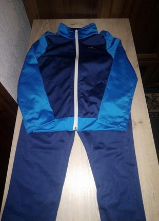 Спортивні костюм decathlon 6 років