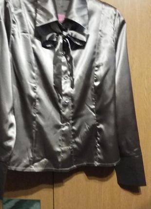 Красива ошатна блуза