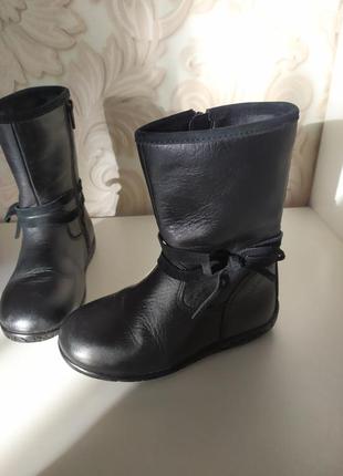 Шкіряні чобітки для дівчинки осінні