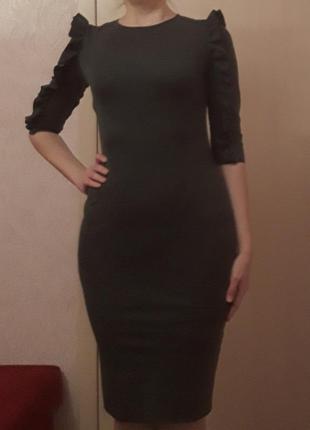 Сукня міді zara кольору "графіт" рукав 3/4 з рюшами