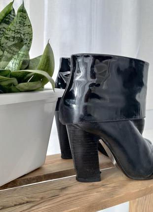 Ботильоны с широким голенищем