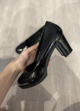 Женские лаковые чёрные туфли4 фото