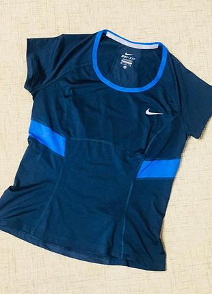 Футболка для занятий спортом nike