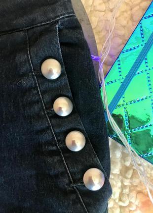 Брюки джинсы высокая талия на кнопках3 фото
