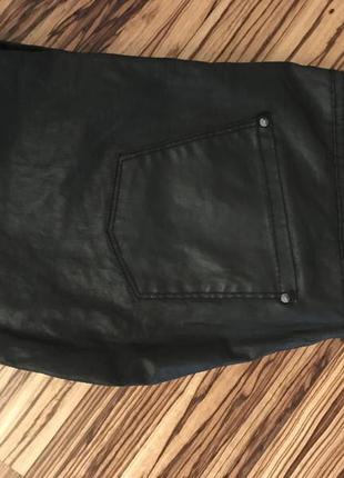 Стильные брюки со шнуровкой из эко кожи от лимитированного бренда stradivarius5 фото
