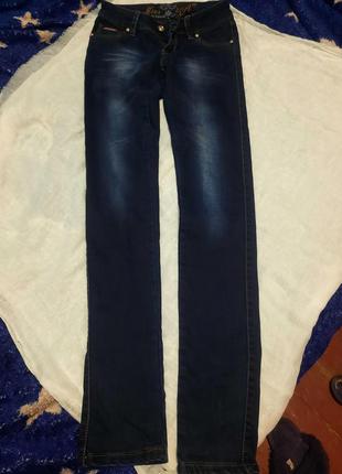 Джинсы
