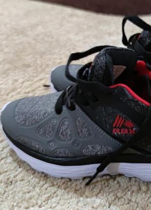 Кросівки дитячі 2