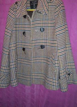 Пальто брендове