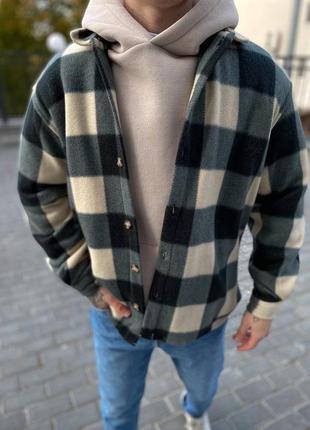 Мужская куртка рубашка зимняя в клетку оверсайз с начесом бежево-черная (плюшевая)