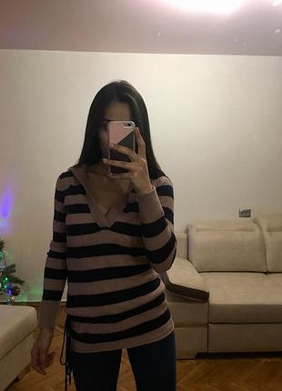 Удлинённый свитер с капюшоном reserved