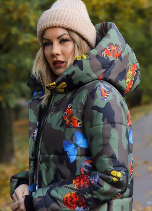 Куртка женская зима длинная теплая с принтом на стнтепоне зимняя4 фото