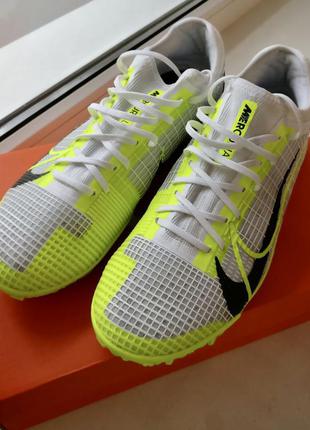 Спортивные кроссы nike