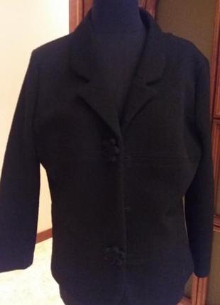 Вінтажний .чорний .фактурного кремплена піджак hylter раз.38-40 (пог 48)
