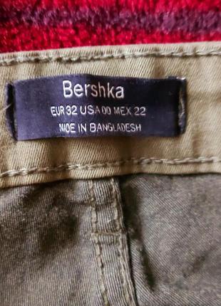 Bershka джинси скіні темно зелені розмір xs eur32