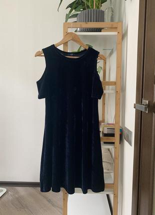 Синя велюрова сукня в коліно