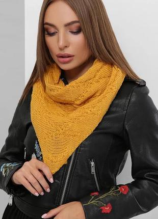 Жіноча в'язана косинка