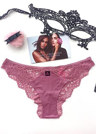 Пудровые трусики бразилианы с вырезом на попе💗