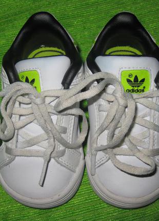 Кроссовки adidas,р.19 стелька 12см3 фото