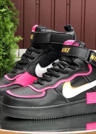 Зимние женские кожаные кроссовки на меху черные с розовым nike air force 1 shadow🆕