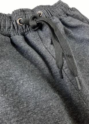 Темно-серые мужские летние спортивные шорты трикотажные хлопковые из двунитки4 фото