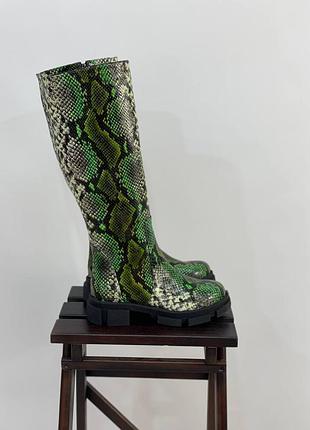 Эксклюзивные сапоги из натуральной итальянской кожи рептилия зелёные питон