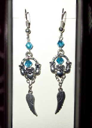 Сережки ручної роботи з символом кладдахского кільця, темно-блакитні1 фото