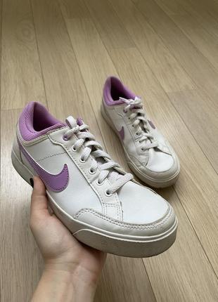 Крутые кроссовки nike бело фиолетовые