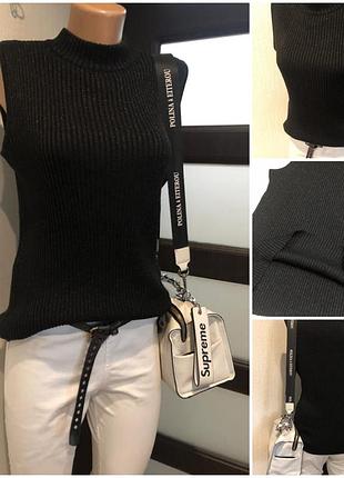 Чорна стильна кофта водолазка джемпер