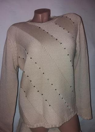 Красивый тёплый вязаный шерстяной свитер