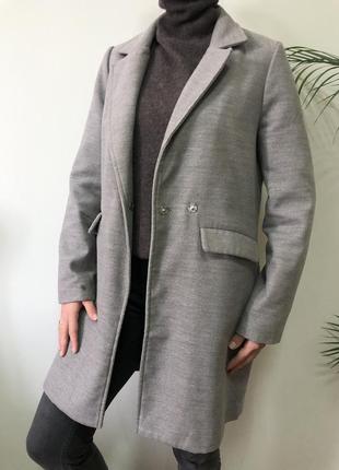 Пальто піджак тепле сірого кольору з длинним рукавом куртка house