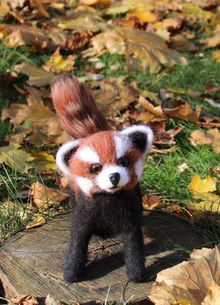 Красная панда игрушка хендмєйд валяная из шерсти интерьерная сувенир подарок коллекционная сухое валяние хендмэйд ручная работа