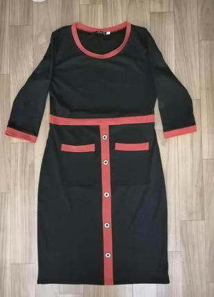 Красивое трикотажное платье.