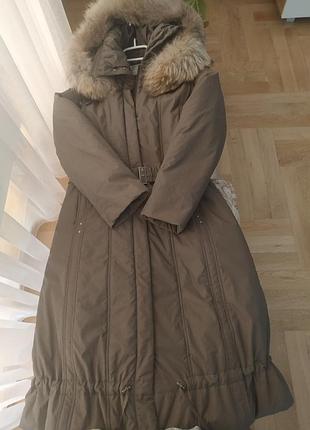 Зимнее пальто с натуральным мехом.