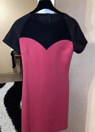 Силуэтное платье с сеткой на груди