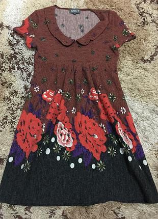 Гарне тепле плаття apricot в яскраві квіти