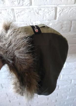 Капюшон на флисовой подкладке с отстегивающимся мехом