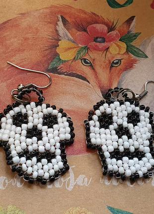 Серьги-черепа из бисера на хэллоуин и просто так