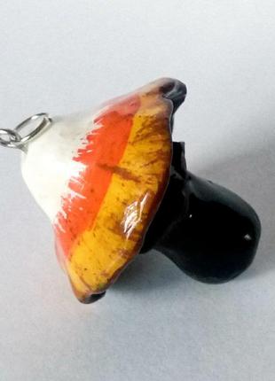 Кулон гриб цукерка кендікорн на хеллоуїн.