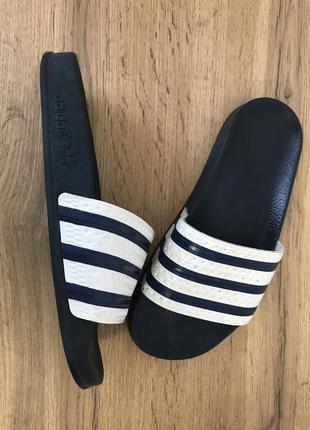 Фірмові жіночі шльопанці тапочки adidas originals adilette оригінал1 фото