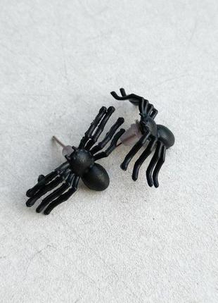 Сережки павучки на хеллоуїн1 фото