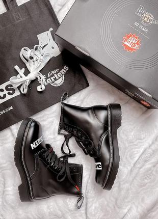 Женские демисезонные кожаные ботинки на осень dr. martens 1460 x «sex pistols»🆕3 фото