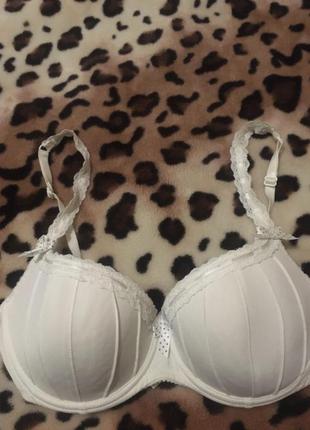 Бюстгальтер