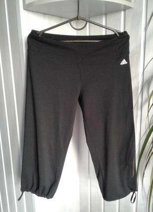 Спортивные штаны adidas укороченные черные бриджи женские р s-м1 фото