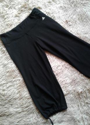 Спортивные штаны adidas укороченные черные бриджи женские р s-м3 фото