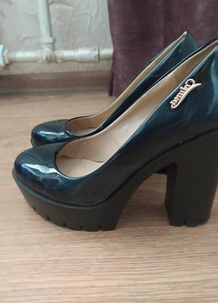 Туфлі в ідеальному стані