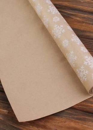 Новогодняя упаковочная бумага "белые снежинки"8 м*70 см2 фото