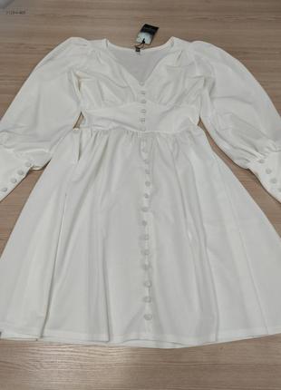 Роскошное белое платье с пуговицами2 фото